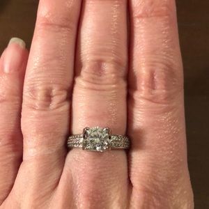 Size 8 ring with czs